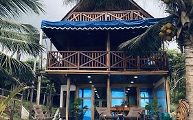 The Shark Cabana Frente Al Mar
